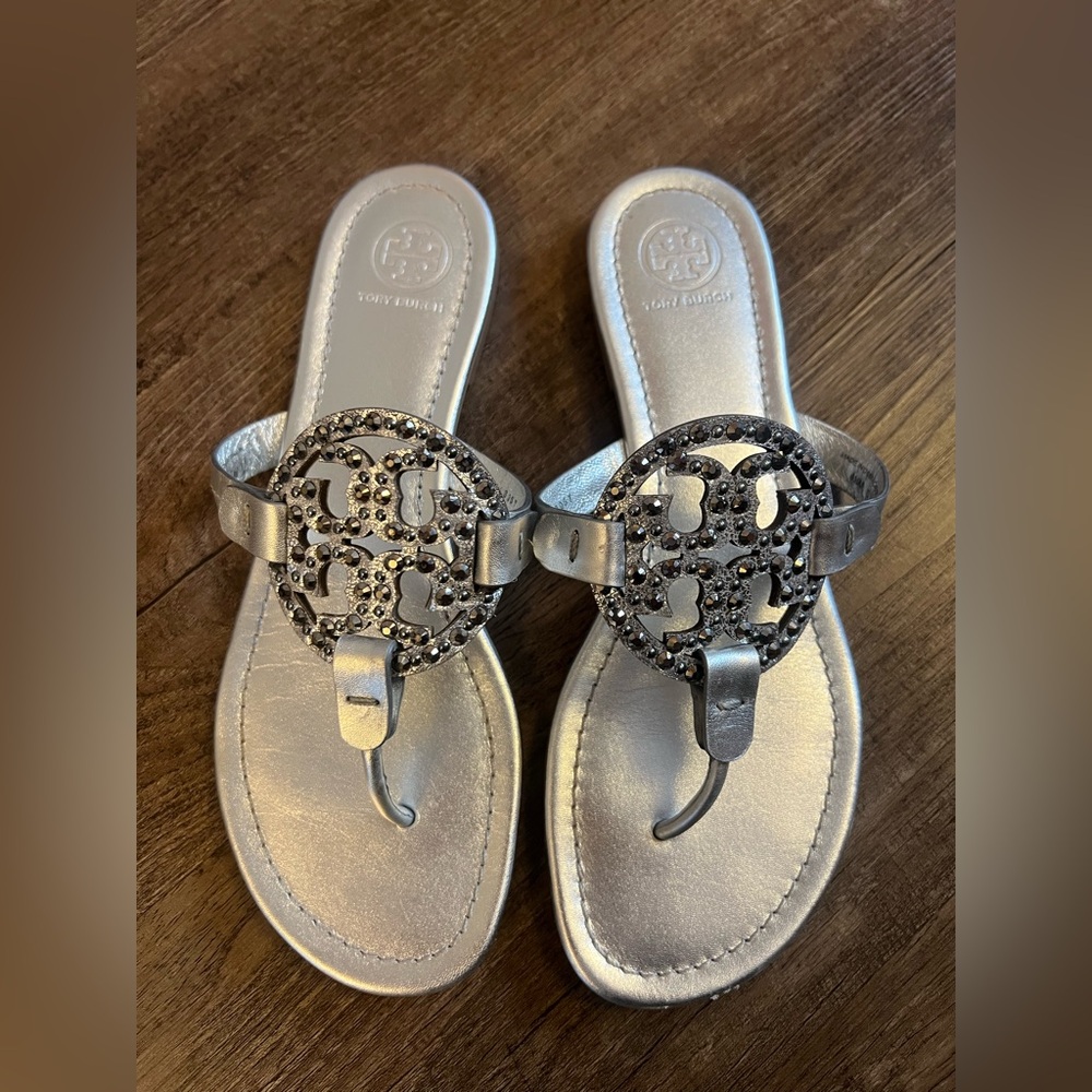 EUC Tory Burch Miller Silver Sandals